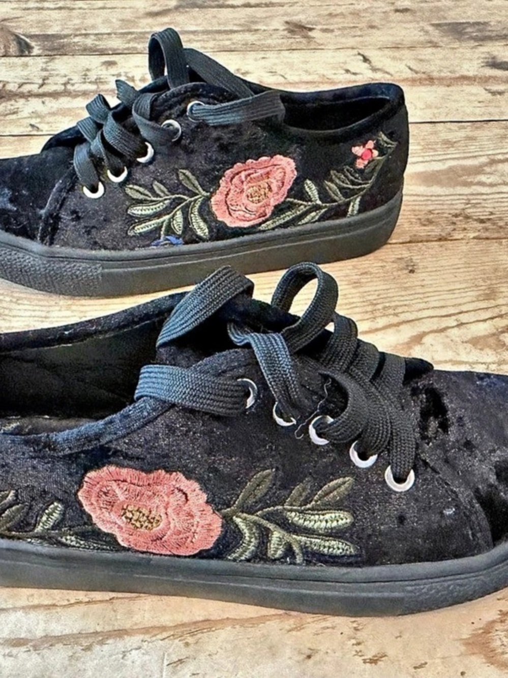 Vintage Havana Black Floral Velvet Sneakers